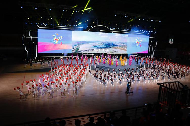 亚队选择策 亚队选择策